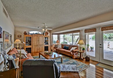 WONDERFUL FAMILY ROOM