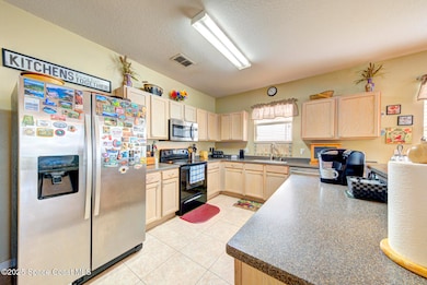 8 kitchen with island