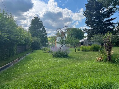 1210 Emerson St, Sheridan, WY 82801 - photo 4