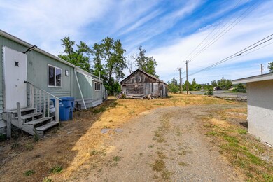 110 Hogue Dr, Selma, OR 97538 - photo 7