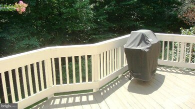 8110 Bellingham Ct, Fairfax Station, VA 22039 - photo 5