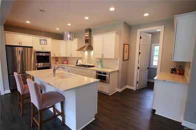 This Kitchen is a Gourmet's Dream....Upgraded Cabi