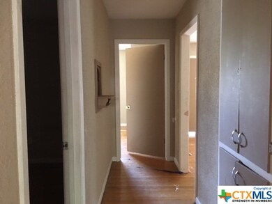 911 Little St, Copperas Cove, TX 76522 - photo 4