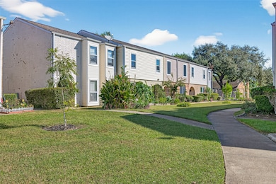 9022 Wilcrest Dr unit 9022, Houston, TX 77099 - photo 2