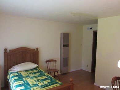 20285 El Romar Dr NE, Scotts Mills, OR 97375 - photo 7