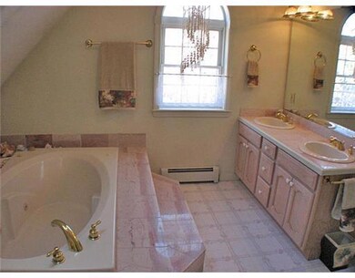 Master Bath/Spa.