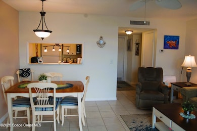 Dining1