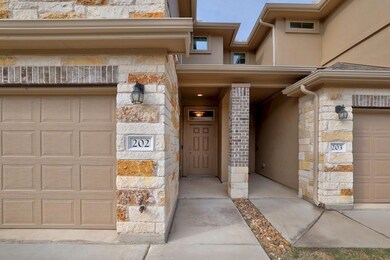 2880 Donnell Dr unit 202, Round Rock, TX 78664 - photo 2