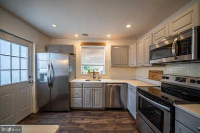 326 Woodlyn Cir, Woodlyn, PA 19094 - photo 4