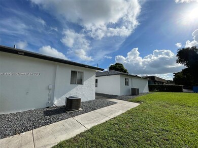 6921 Pembroke Rd unit 6921, Pembroke Pines, FL 33023 - photo 2
