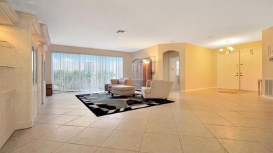Living area (3)