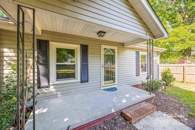 604 Walnut St, Belmont, NC 28012 - photo 2