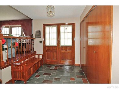 Foyer.