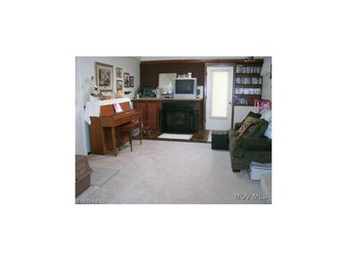 Large Fam. Room/Fireplace