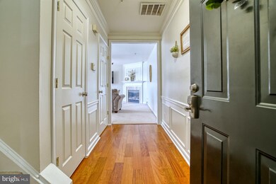 8185 Halley Ct unit 304, Lorton, VA 22079 - photo 3