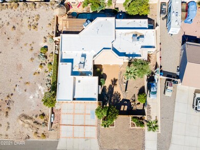 Great Driveway & Side Parking