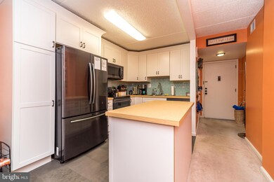 153 Riversedge Dr unit CONDO 153, Norristown, PA 19403 - photo 2