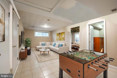 6809 Weaver Ave unit B, McLean, VA 22101 - photo 2