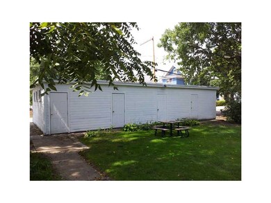 Garage.