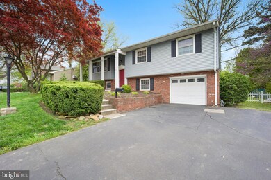 37 Kirby Dr, Morrisville, PA 19067 - photo 2