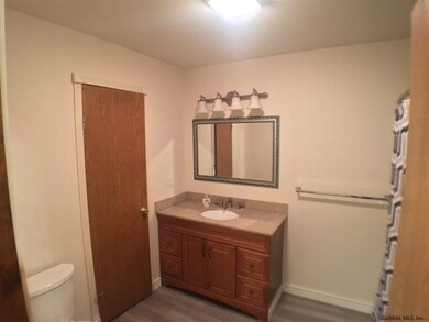 703 Cambridge Manor Dr, Schenectady, NY 12302 - photo 5