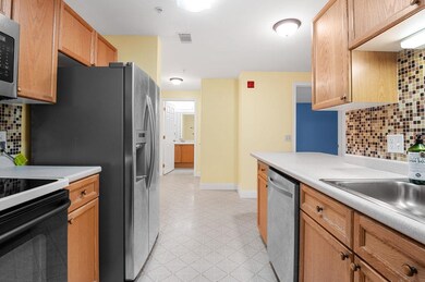 6 Crestview Cir unit 134, Londonderry, NH 03053 - photo 6