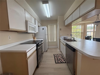 2459 Sweetwater Club Cir unit 16, Kissimmee, FL 34746 - photo 7