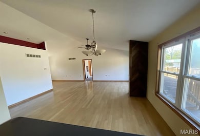 15225 Old State Rd, Carlyle, IL 62231 - photo 5