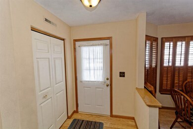 8 Horizon Ln, Troy, NY 12182 - photo 2