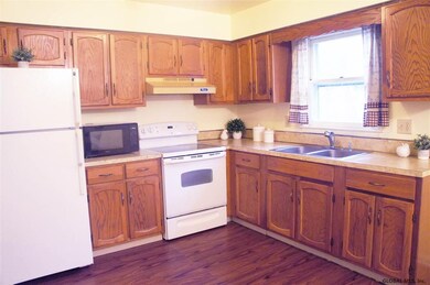 8 Celeste Dr, Rensselaer, NY 12144 - photo 7