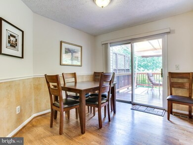 3723 Mazewood Ln, Fairfax, VA 22033 - photo 4