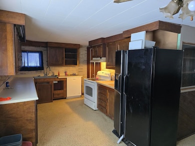 62 W West Main St, Milo, ME 04463 - photo 4