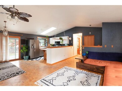 1824 Garnet Ct, Sutherlin, OR 97479 - photo 5