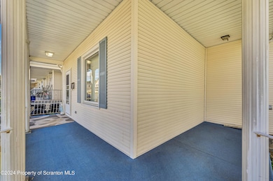 112 E Taylor St, Taylor, PA 18517 - photo 4