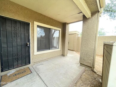 FRONT PATIO SMALL PRIVATE YARD
