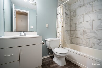 136 Pecos Cir, Carpentersville, IL 60110 - photo 5