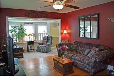 48 Grandview St, Springfield, MA 01118 - photo 4