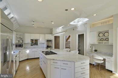 7312 Brookstone Ct, Potomac, MD 20854 - photo 5