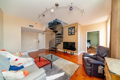 604 S 3rd St unit 804, Louisville, KY 40202 - photo 3