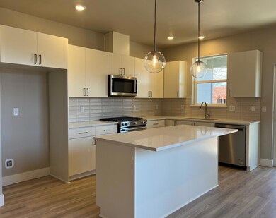 61154 SE Berkshire Way unit 78, Bend, OR 97702 - photo 4