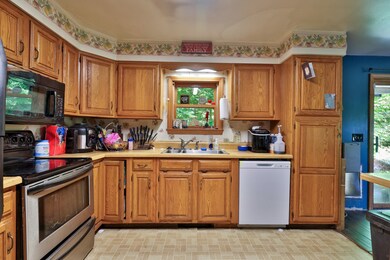 11 Oak Street Extension, Rutland, VT 05701 - photo 4