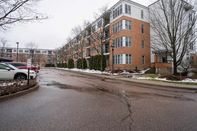 370 Farrell St unit 114, South Burlington, VT 05403 - photo 5