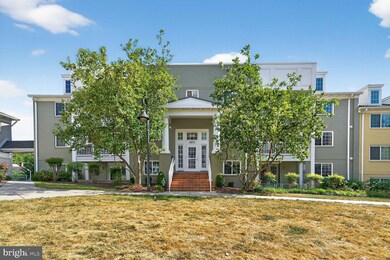 4071 S Four Mile Run Dr unit 401, Arlington, VA 22204 - photo 2