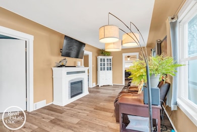 1413 14th St, Port Huron, MI 48060 - photo 7