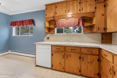 2004 Chipperfield Dr, Stroudsburg, PA 18360 - photo 7