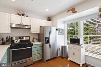 8512 Pine Meadows Dr, Odenton, MD 21113 - photo 4