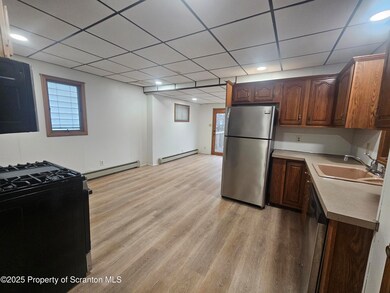 328 4th St, Blakely, PA 18447 - photo 4