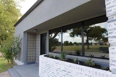 313 S Fannin Ave, Denison, TX 75020 - photo 2