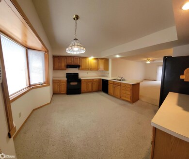 314 1st St NE unit 7, Clarion, IA 50525 - photo 2