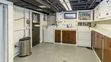 281 S Lawndale Ave, Elmhurst, IL 60126 - photo 3